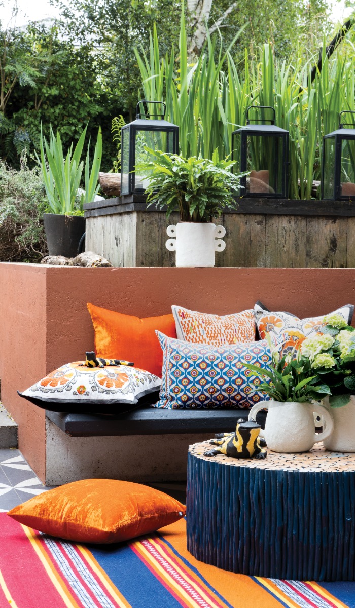 Removable pillow covers top