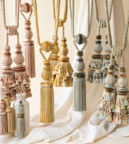 Bagatelle Single Tassel Tieback Trimming by Samuel & Sons Petal