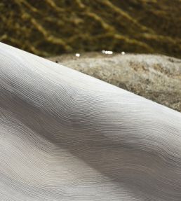 Calero Wallpaper by Elitis Satin de lumiere