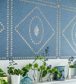 Conchiglie Wallpaper by Cole & Son Antique Gold on Ivy