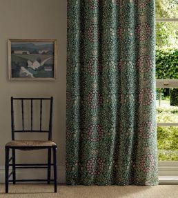 Daisy & Oak Fabric by Morris & Co Forest