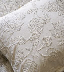 Daphne Fabric by Designers Guild Chalk