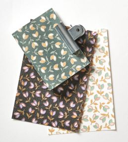Darwin Tulip Wallpaper by Casadeco Camel / Rose