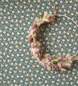 Darwin Tulip Wallpaper by Casadeco Vert Anglais