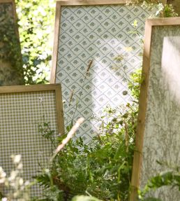 Fairdown Wallpaper by Sanderson Chocolate/Putty
