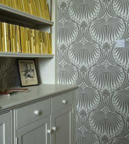 Lotus Wallpaper by Farrow & Ball Skimming / Charleston