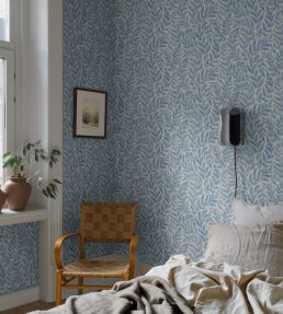 Ferns Wallpaper by Borastapeter Blue