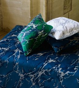 French Marble Fabric by Zoffany Empire Grey / Perfect White