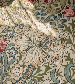 Morris & Co Golden Lily rug Green/Red 130107140200 Green/Red