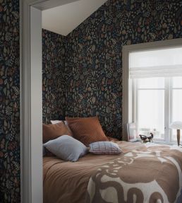 Herbarium Wallpaper by Borastapeter Midnight
