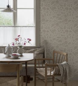 Isidor Wallpaper by Borastapeter Linen