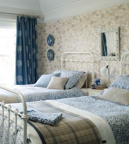 Jasmine Wallpaper by Morris & Co Lilac Olive