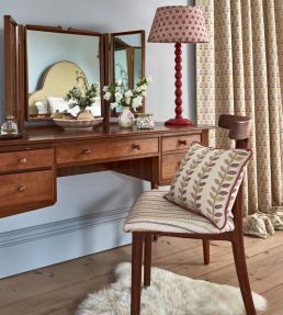 Lili Fabric by Prestigious Textiles Raspberry