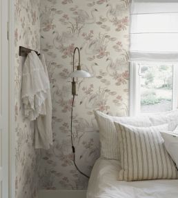 Lily Swan Wallpaper by Borastapeter Ivory