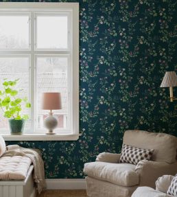 Midsummer Eve Wallpaper by Borastapeter Indigo