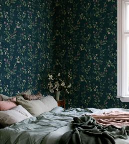 Midsummer Eve Wallpaper by Borastapeter Indigo