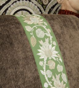 Trianon Floral Trimming by Nina Campbell FLORAL GREEN/CREAM/IVORY