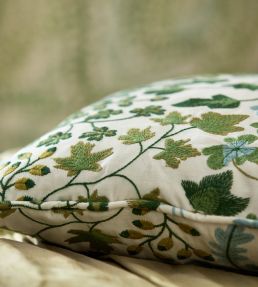 Onni Fabric by Harlequin First Light / Clover