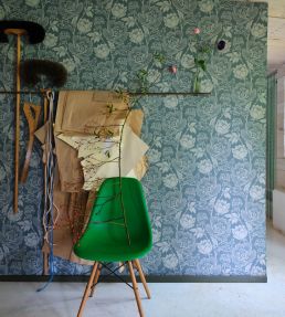 Peony Wallpaper by Farrow & Ball De Nimes / Light Blue