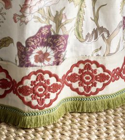 Plaza Medallion Trim by Travers 386