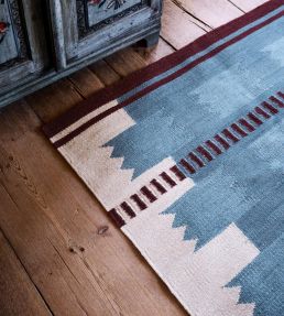 Layered Rollakan Iris rug Petrol ROIRPE140200 Petrol