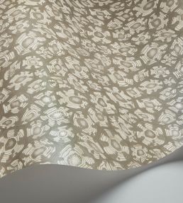 Savanna Shell Wallpaper by Cole & Son Shell Mica Taupe & Matallic Gilver