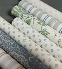 Skogsstjarna Wallpaper by Borastapeter Beige