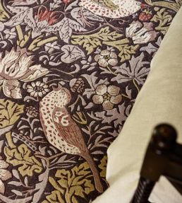 Morris & Co Strawberry Thief rug Grape 27705140200 Grape