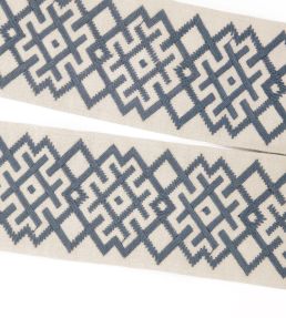 Trellis Border Trimming by Villa Nova Arctic