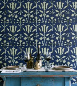 Tulipan Wallpaper by MINDTHEGAP Beechnut