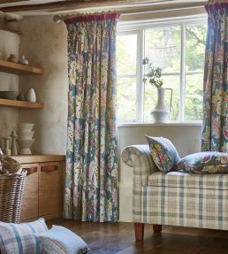 Westbury Fabric by Prestigious Textiles Sweetpea