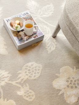 Wedgwood Wild Strawberry rug Tonal 38201-170240 Tonal