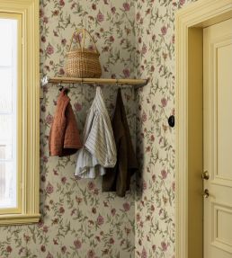 Zinnia Wallpaper by Borastapeter Butter Linen