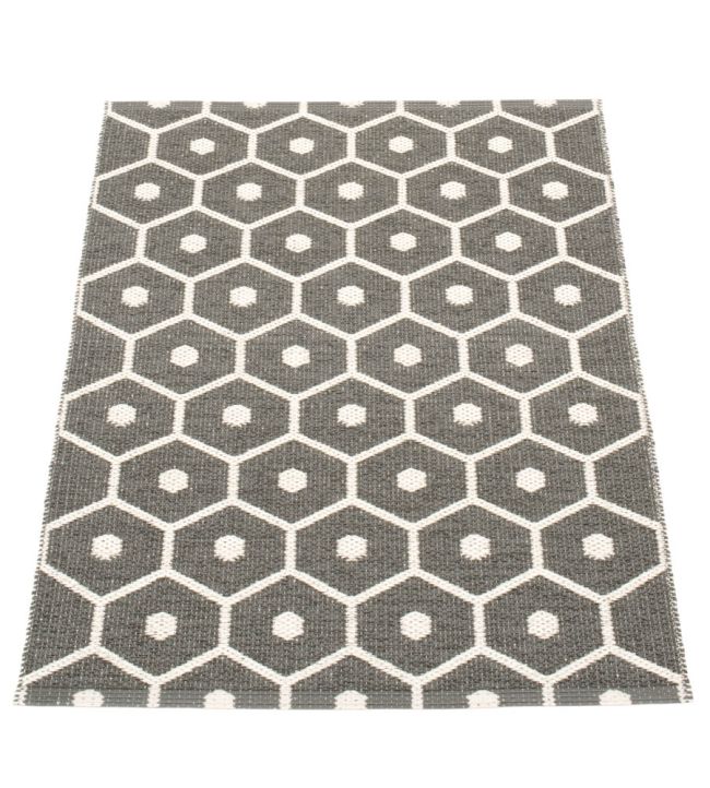 Pappelina Honey rug Charcoal/Vanilla HO9A716 Charcoal/Vanilla