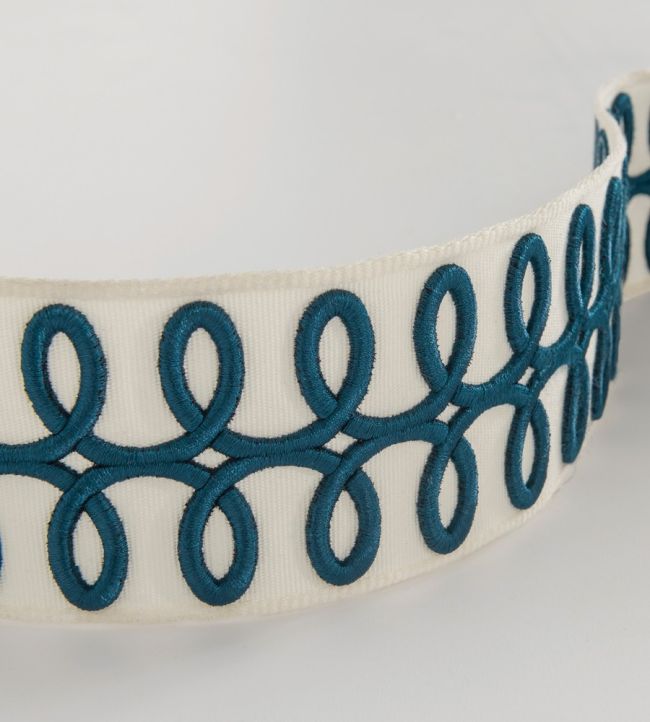 Muette Braid Trimming by Nina Campbell INDIGO/IVORY