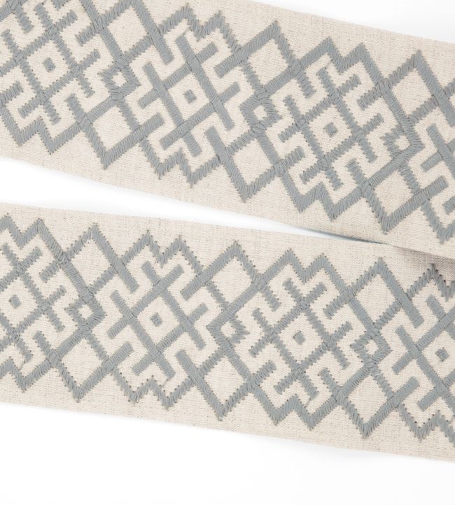 Trellis Border Trimming by Villa Nova Pigeon