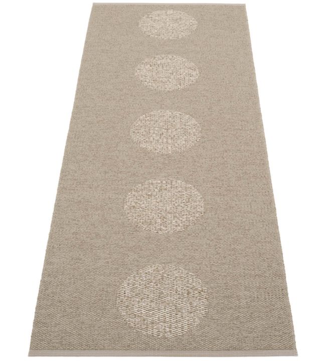 Pappelina Vera 2.0 Runner rug Dark Linen/Linen Metallic V29G720 Dark Linen/Linen Metallic