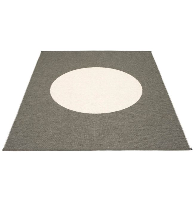 Pappelina Vera One rug Charcoal/Vanilla VE9A1823 Charcoal/Vanilla
