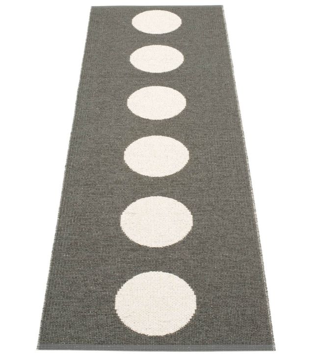 Pappelina Vera Runner rug Charcoal/Vanilla VE9A722 Charcoal/Vanilla