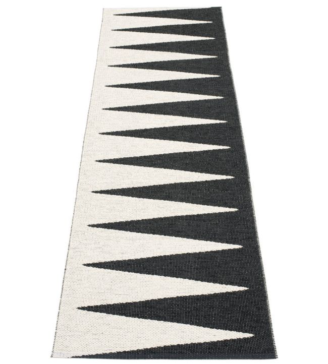 Pappelina Vivi Runner rug Black/Vanilla VVX725 Black/Vanilla