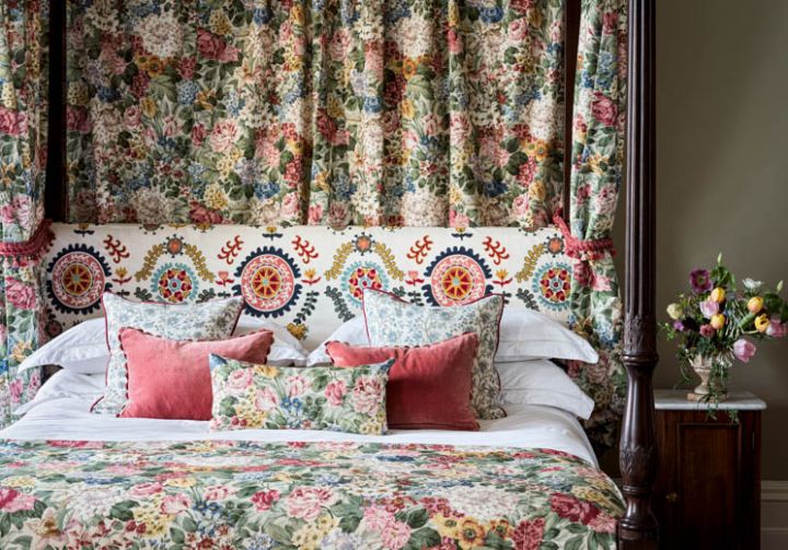 Hydrangea & Rose Fabric in Chintz by Sanderson | Jane Clayton