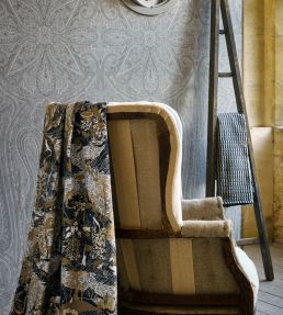 Grand Paisley Wallpaper by Zoffany Silver