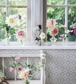 Edvin Wallpaper by Sandberg Willow Green
