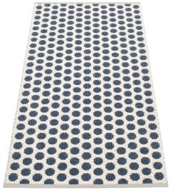 Noa Rug by Pappelina Dark Blue/Vanilla Noa Rug by Pappelina Dark Blue/Vanilla