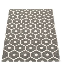Honey Rug by Pappelina Charcoal/Vanilla Honey Rug by Pappelina Charcoal/Vanilla