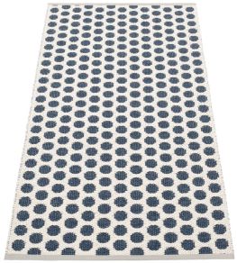 Noa Rug by Pappelina Dark Blue/Vanilla Noa Rug by Pappelina Dark Blue/Vanilla