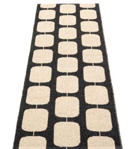 Sten Runner Rug by Pappelina Black/Cream