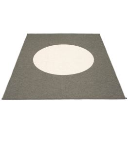 Vera One Rug by Pappelina Charcoal/Vanilla