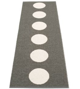 Vera Runner Rug by Pappelina Charcoal/Vanilla
