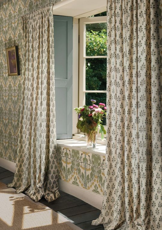 Drapes in Poppy Sprig fabric by GP & J Baker